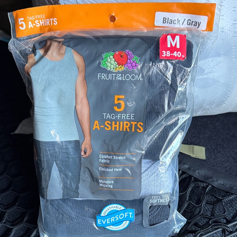 Fruit of the Loom tag free shirts